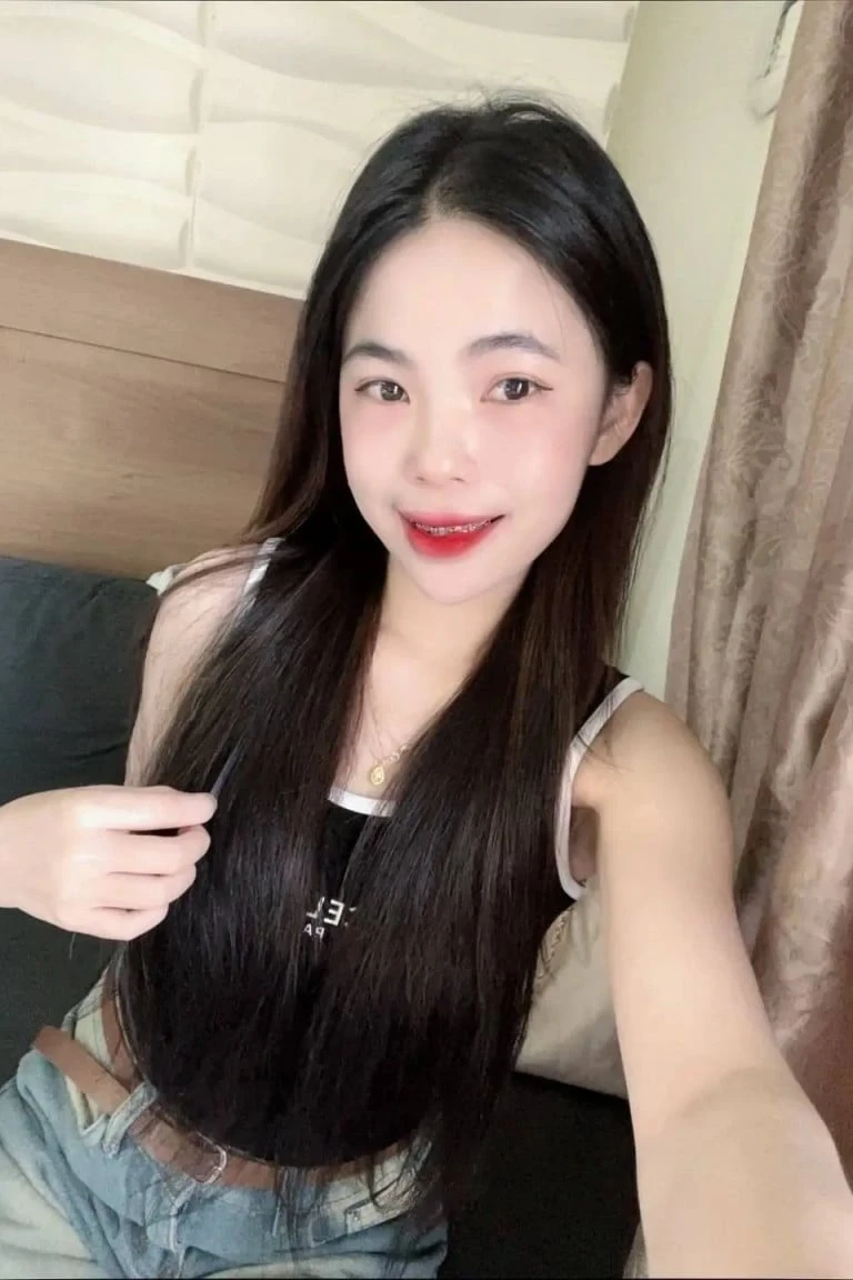 น้อง ลีน่า