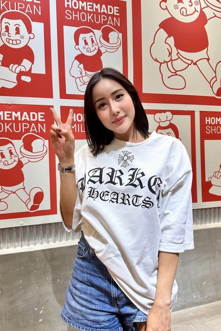 Nidkisสาวสอง