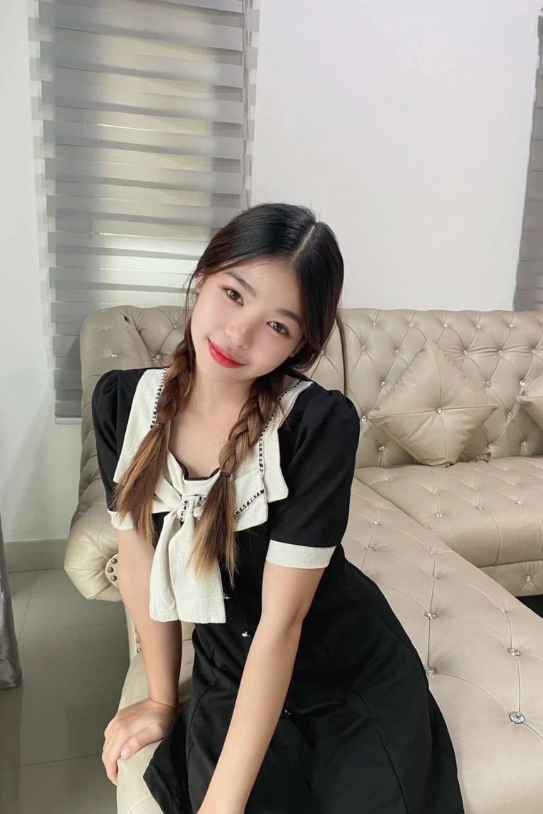 น้อง โมเน่