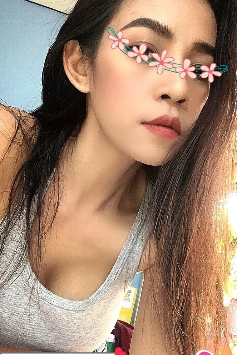 แม่พลอย