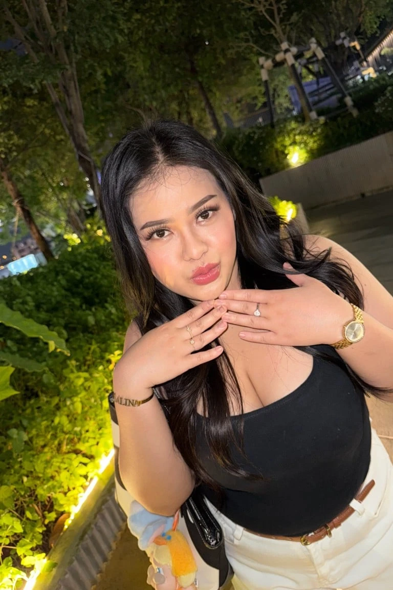 ฬินาSukhumvit Outcall,รับคอล,มีห้องสุขุมวิท64