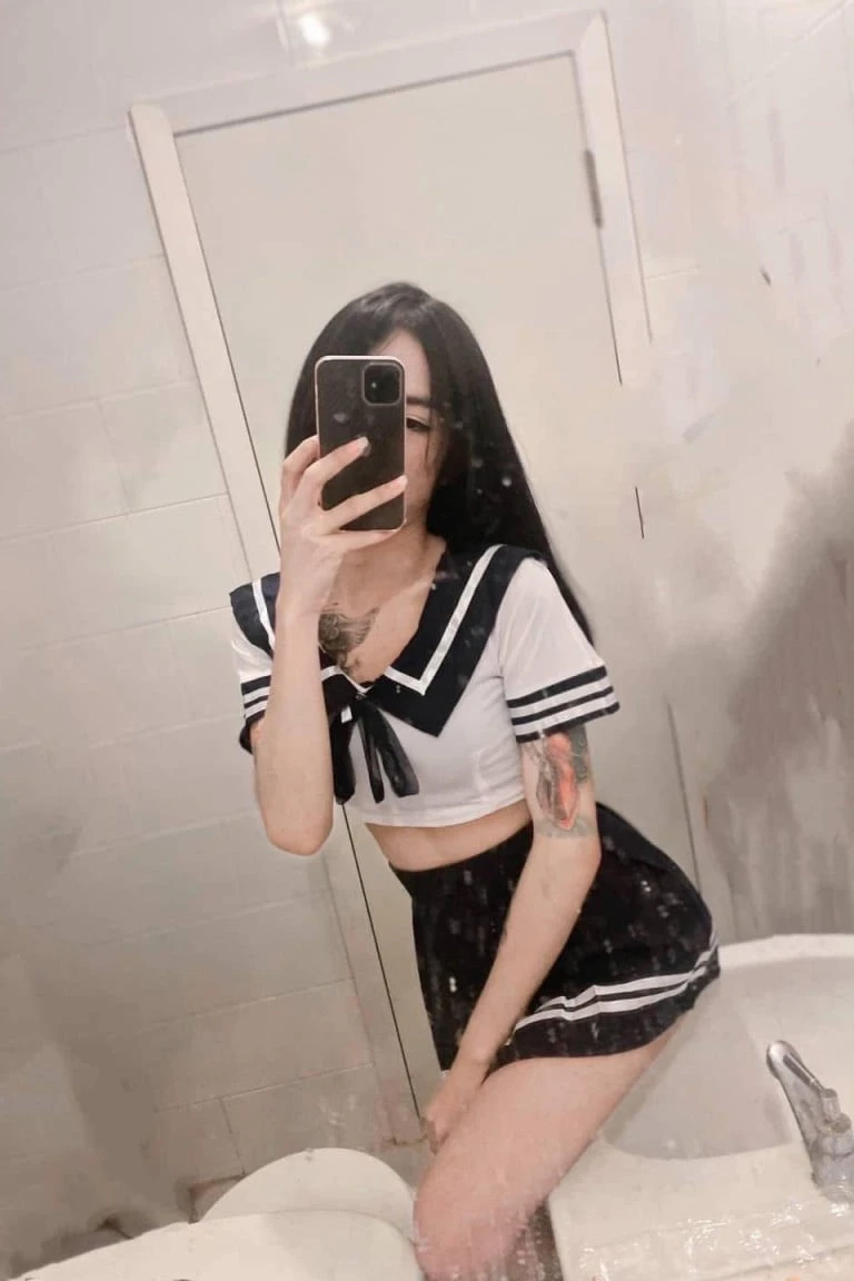 คิวว่าง สาวสองตัวเล็ก