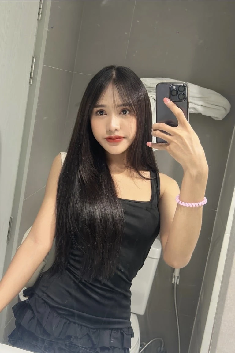 พลอยสาวเสียบ